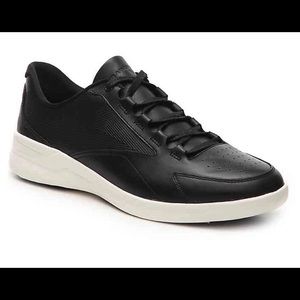 Never been worn - 7.5 Under Armour leather shoes.